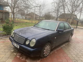 Mercedes E-Class foto 4