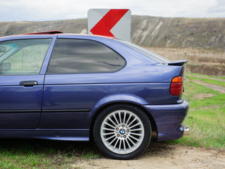 BMW 3 Series foto 5