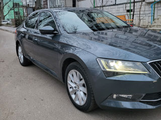 Skoda Superb foto 2