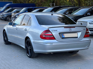 Mercedes E-Class foto 4