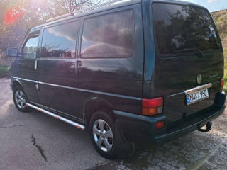 Volkswagen Caravelle foto 4