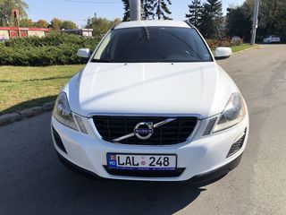 Volvo XC60 foto 1