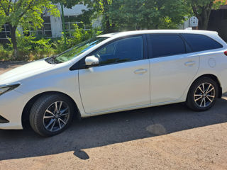 Toyota Auris foto 1