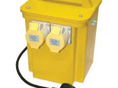 Transformator de tensiune 220 /110 volt. 3.3 kw.
