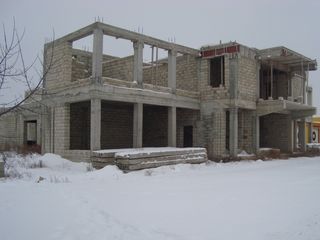 constructie comerciala Belti linga soseau / коммерческое помещение Бельцы у трассы foto 1