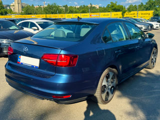 Volkswagen Jetta foto 4