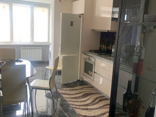 Apartament cu 2 camere, 76 m², Buiucani, Chișinău foto 4