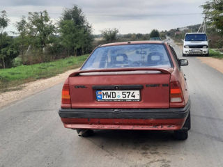 Opel Kadett foto 4