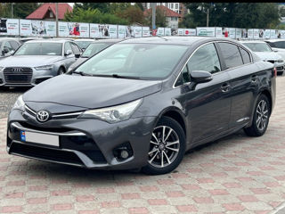 Toyota Avensis foto 2