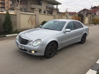 Mercedes E Class foto 1