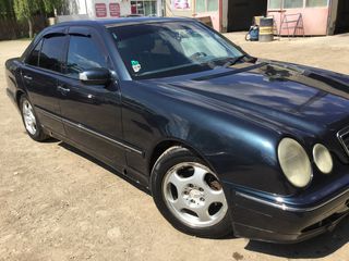 Mercedes E Class foto 5