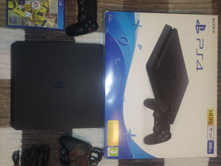 PlayStation 4 slim 500gb + 2 джойстика и fifa 17 foto 2