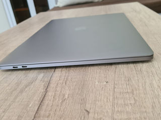 Macbook Pro 15 2018 (i9 8x 4.00Ghz, 16Gb, 256Gb, Radeon Pro 555 4Gb) foto 9