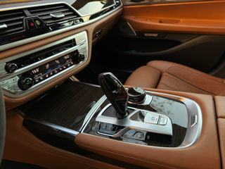 BMW 7 Series foto 13