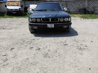 BMW 7 Series фото 4