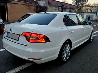 Skoda Superb foto 2