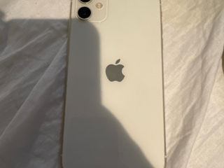 Vând iPhone 11