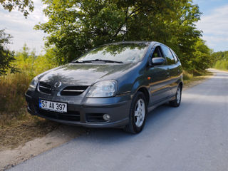 Nissan Almera Tino foto 1