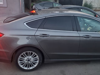 Ford Fusion foto 7