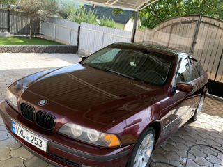 BMW 5 Series foto 3