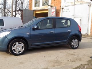 Dacia Sandero foto 1