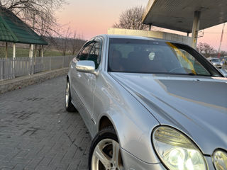 Mercedes E-Class foto 2