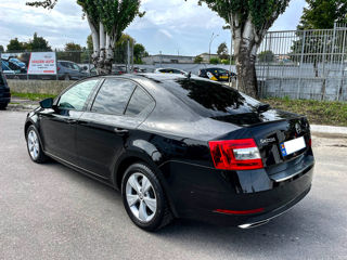 Skoda Octavia foto 1