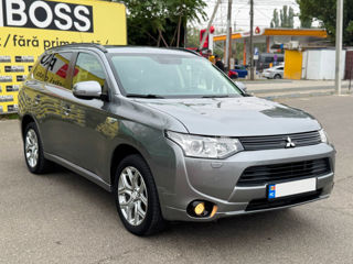 Mitsubishi Outlander foto 3