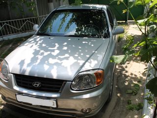 Hyundai Accent foto 1