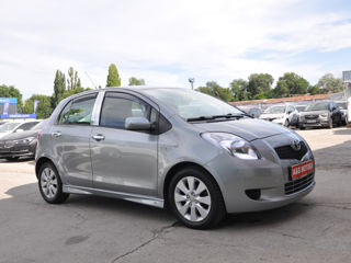 Toyota Yaris foto 1