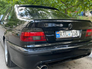 BMW 5 Series foto 3