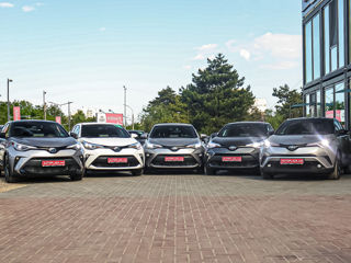 Toyota C-HR фото 0
