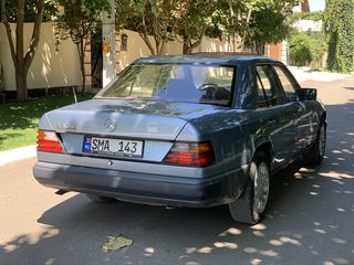 Mercedes Series (W124) foto 6