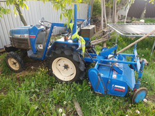 Tractor japonez iseke