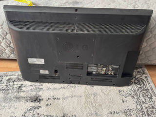 LG 32" LCD TV 32LK430 — pentru piese foto 2