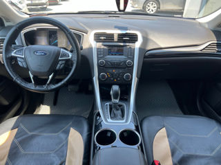 Ford Fusion foto 15