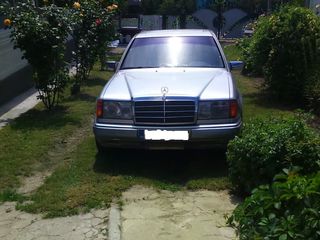 Mercedes Series (W124) foto 3