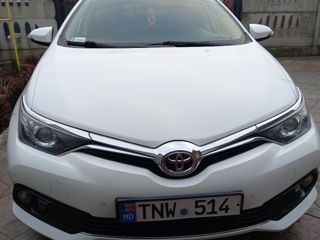 Toyota Auris foto 2