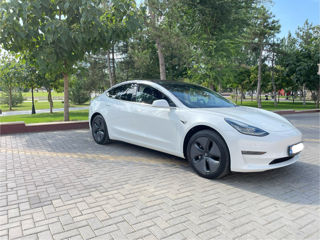 Tesla Model 3 foto 4