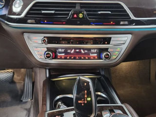 BMW 7 Series foto 8