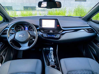 Toyota C-HR foto 9