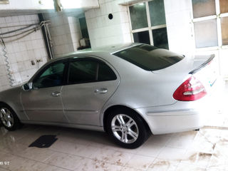 Mercedes E-Class foto 2