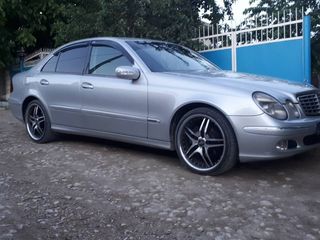 Mercedes E Class foto 1