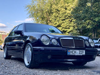 Mercedes E-Class фото 0