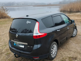 Renault Grand Scenic foto 8