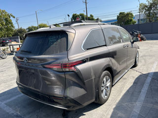 Toyota Sienna foto 2