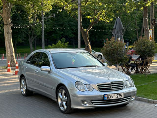 Mercedes C-Class foto 4