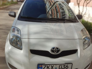 Toyota Yaris foto 2