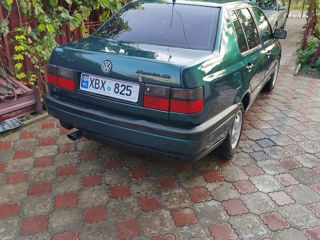 Volkswagen Vento foto 2