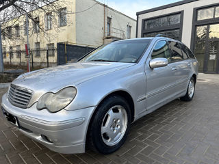 Mercedes C-Class foto 9